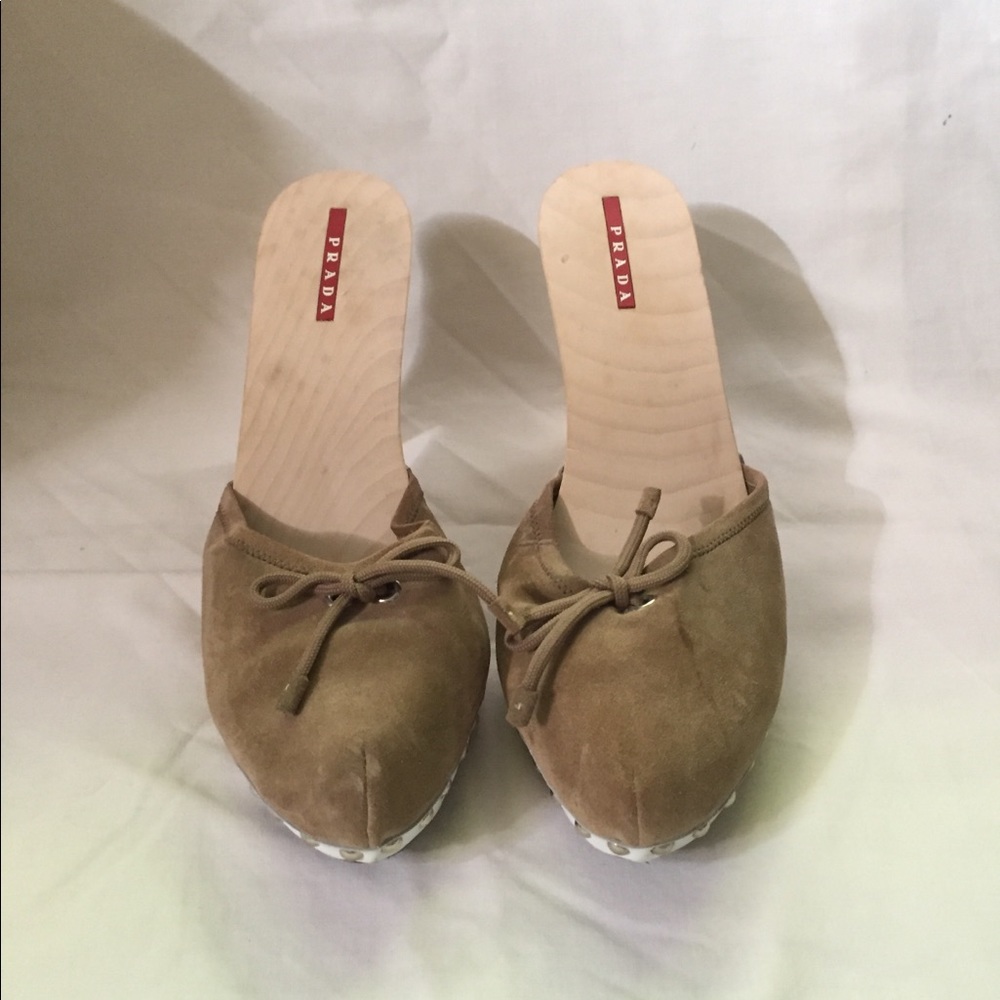Prada tan suede heels size 40